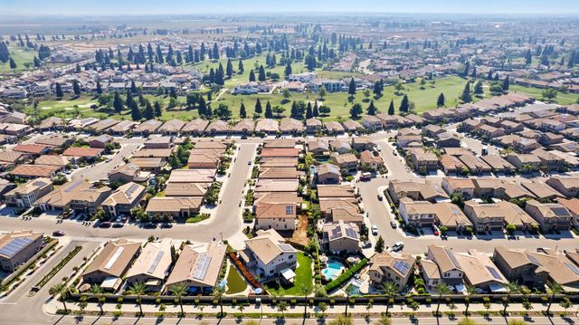 1805 E Bella Rosa Avenue, Fresno, CA 93730