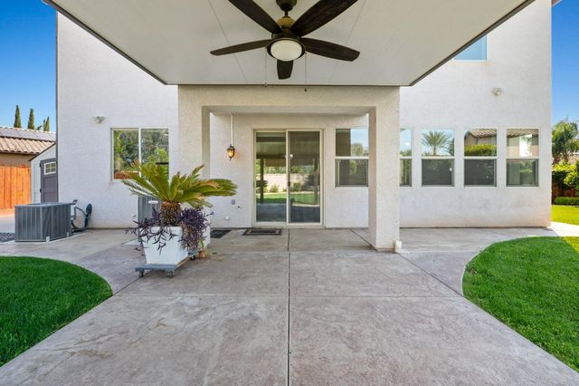 1805 E Bella Rosa Avenue, Fresno, CA 93730