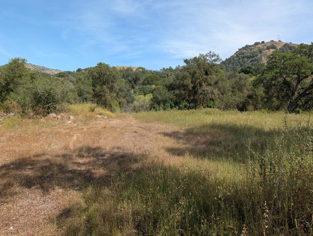 Image 9 of property listing at 660 Willowood Lane, Yokuts Valley, CA 93675