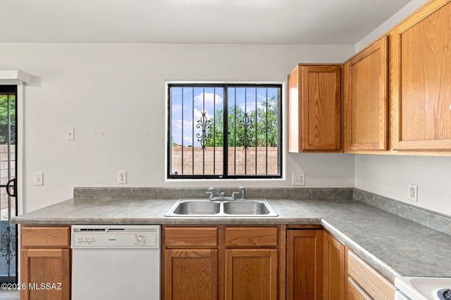 2876 N Xochipilli Drive, Tucson, AZ 85745