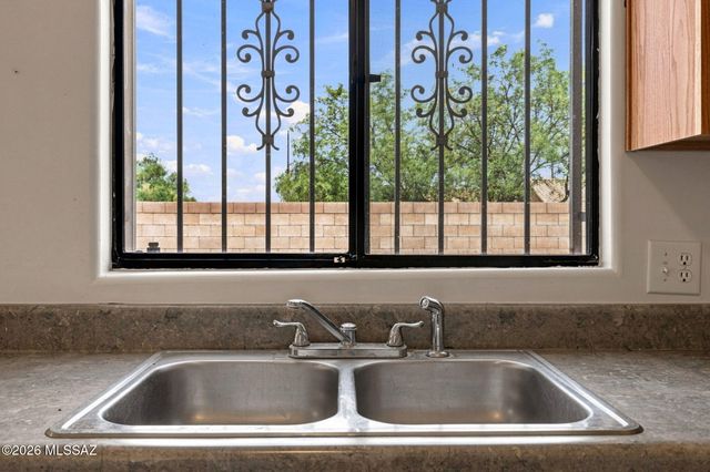 2876 N Xochipilli Drive, Tucson, AZ 85745
