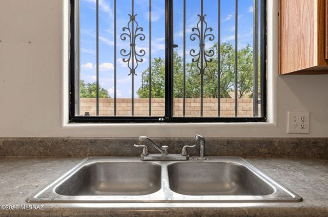 2876 N Xochipilli Drive, Tucson, AZ 85745