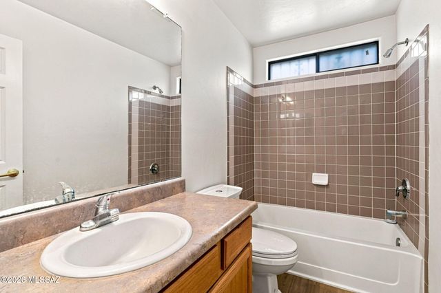 2876 N Xochipilli Drive, Tucson, AZ 85745