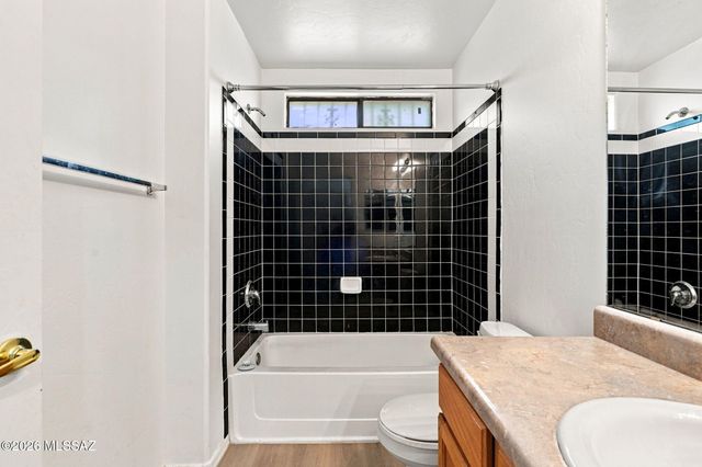 2876 N Xochipilli Drive, Tucson, AZ 85745