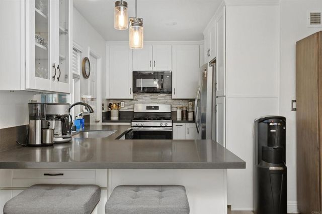 15576 Paseo Ajanta, San Diego, CA 92129