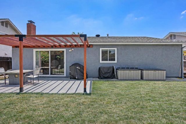 15576 Paseo Ajanta, San Diego, CA 92129