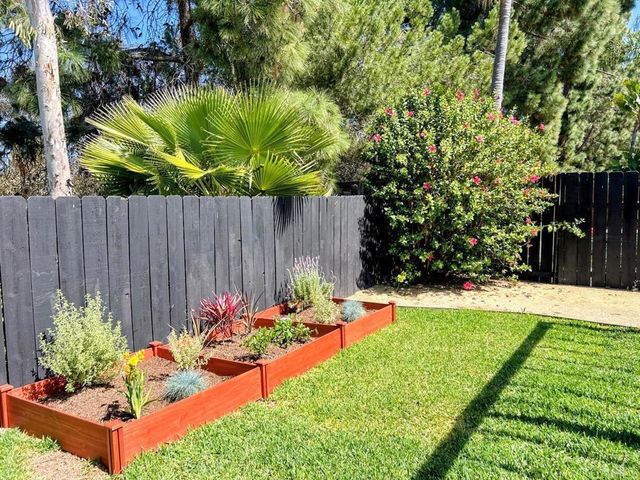 15576 Paseo Ajanta, San Diego, CA 92129