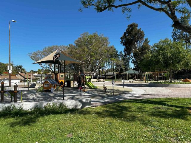 15576 Paseo Ajanta, San Diego, CA 92129