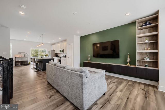 7853 BLUELICK RUN RD, Baltimore, MD 21244