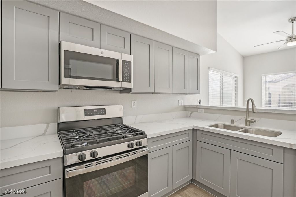 4811 Black Bear Road 201, Las Vegas, NV 89149