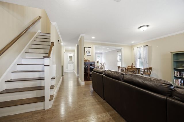 25 Riverside Dr. 25, Lakeville, MA 02347