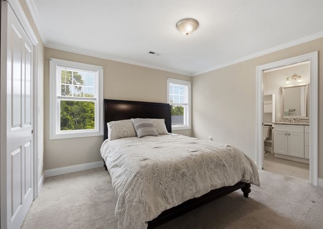 25 Riverside Dr. 25, Lakeville, MA 02347
