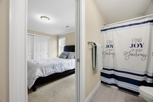 25 Riverside Dr. 25, Lakeville, MA 02347