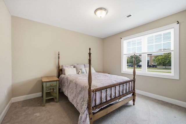 25 Riverside Dr. 25, Lakeville, MA 02347