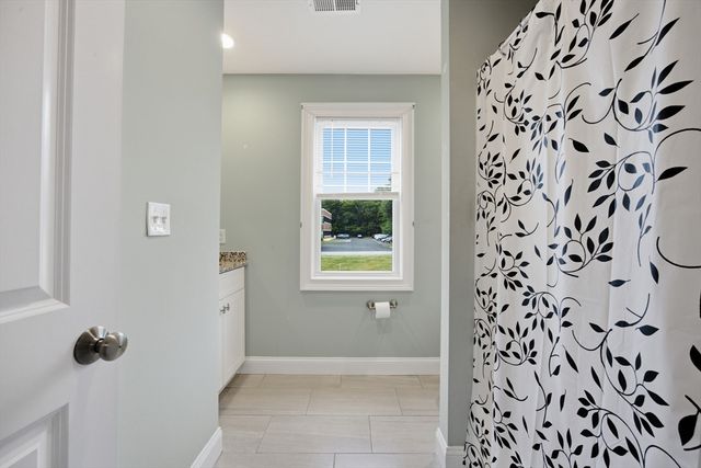 25 Riverside Dr. 25, Lakeville, MA 02347