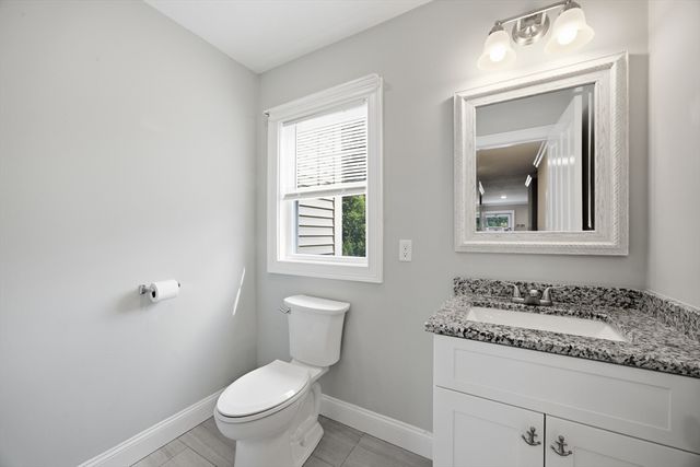 25 Riverside Dr. 25, Lakeville, MA 02347