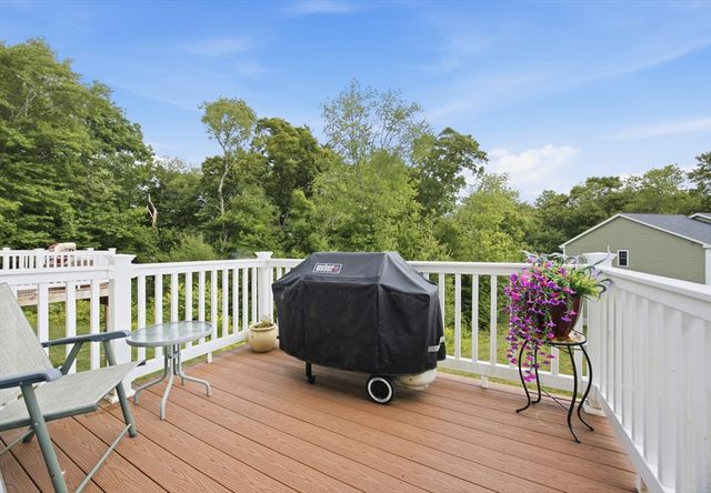 25 Riverside Dr. 25, Lakeville, MA 02347