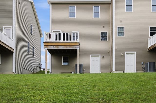 25 Riverside Dr. 25, Lakeville, MA 02347