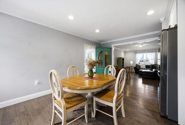 25 Riverside Dr. 25, Lakeville, MA 02347