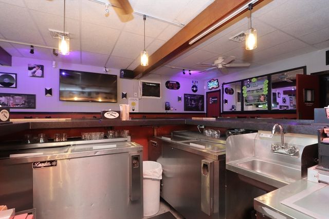 1264 Granby Rd, Chicopee, MA 01020