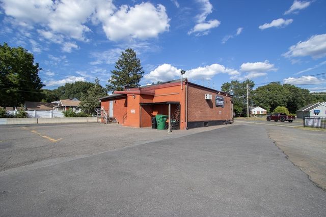 1264 Granby Rd, Chicopee, MA 01020