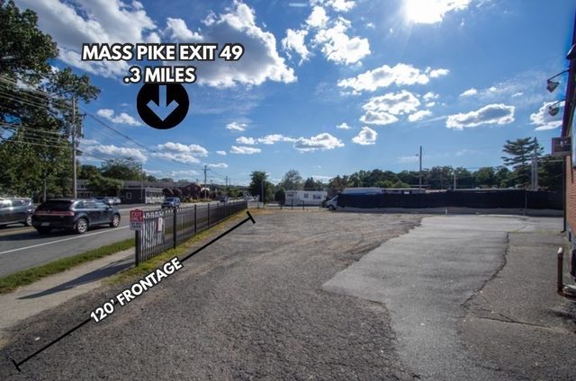 1264 Granby Rd, Chicopee, MA 01020