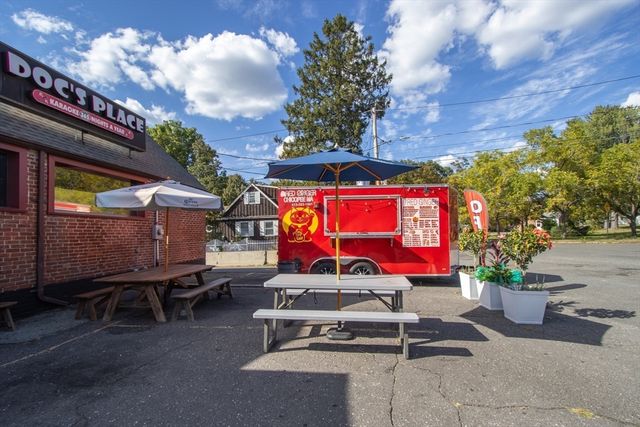 1264 Granby Rd, Chicopee, MA 01020