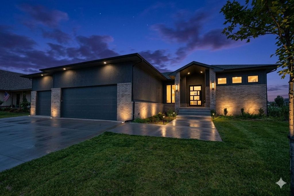 2591 N Doris Court, Wichita, KS 67205