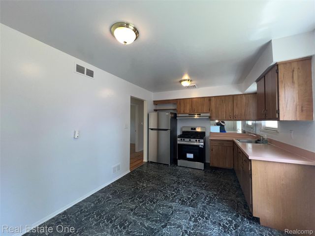25563 Baker, Taylor, MI 48180