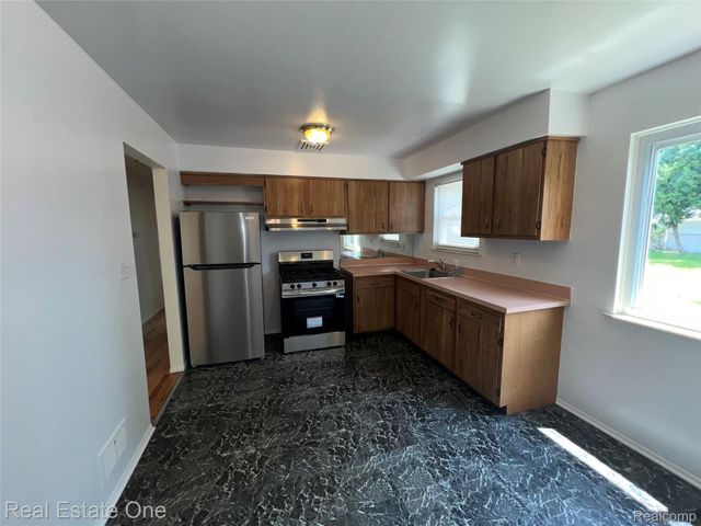 25563 Baker, Taylor, MI 48180