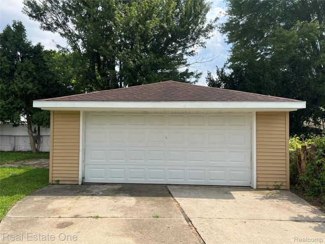 25563 Baker, Taylor, MI 48180