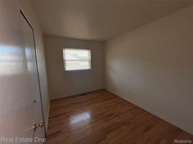 25563 Baker, Taylor, MI 48180