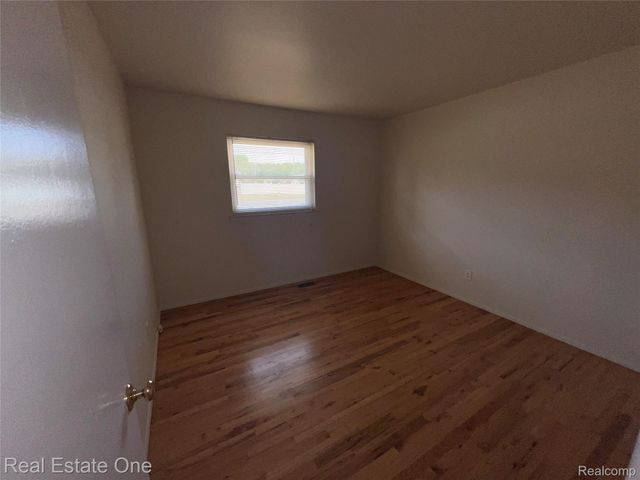 25563 Baker, Taylor, MI 48180