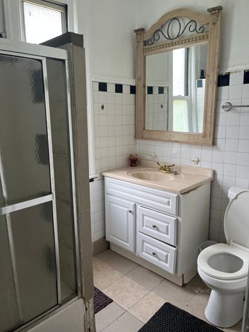 7225 S Princeton Avenue, Chicago, IL 60621