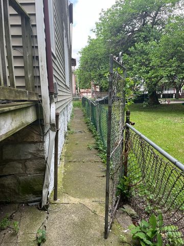 7225 S Princeton Avenue, Chicago, IL 60621