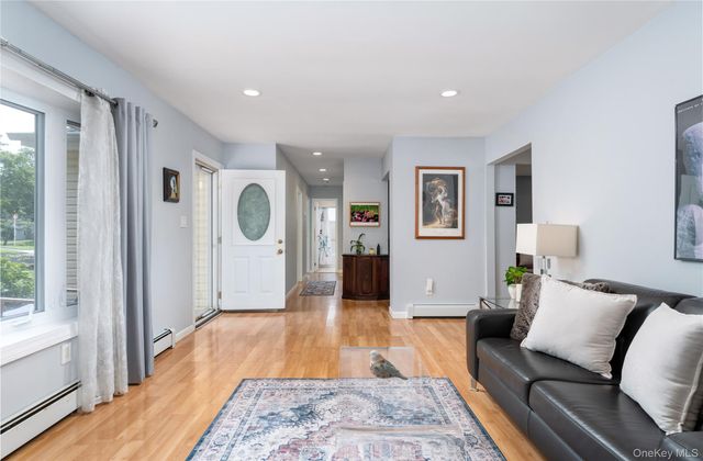 4 Shelley Court, Middle Island, NY 11953