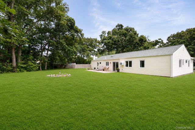 4 Shelley Court, Middle Island, NY 11953