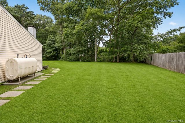 4 Shelley Court, Middle Island, NY 11953