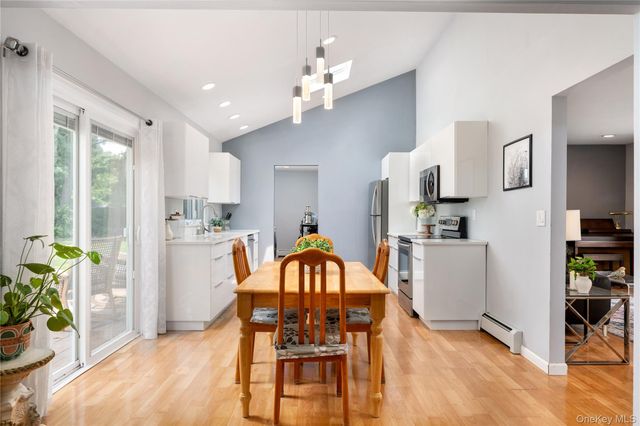 4 Shelley Court, Middle Island, NY 11953