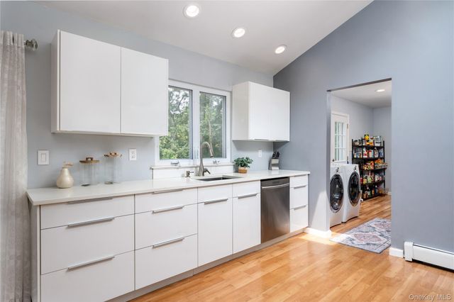 4 Shelley Court, Middle Island, NY 11953