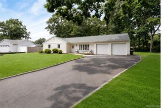 4 Shelley Court, Middle Island, NY 11953