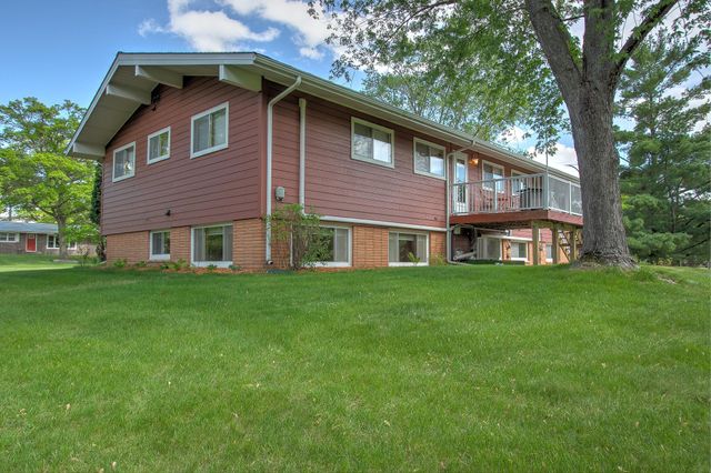 2755 Holly Street S, Cambridge, MN 55008