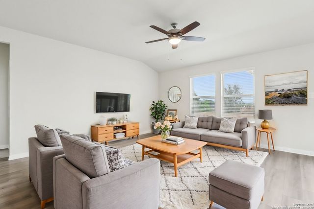 112 Shelton Pass, Cibolo, TX 78108