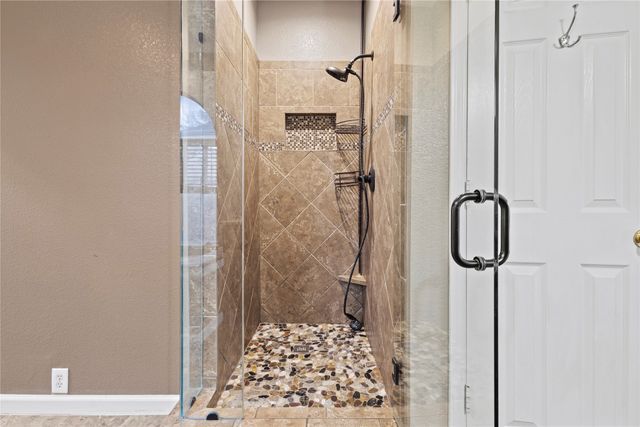 3813 Oak Leaf Lane, Bedford, TX 76021