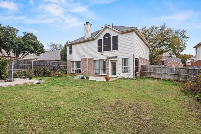 3813 Oak Leaf Lane, Bedford, TX 76021