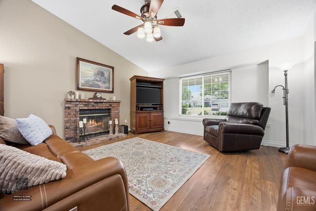 3716 Piedmont Avenue, Bakersfield, CA 93312