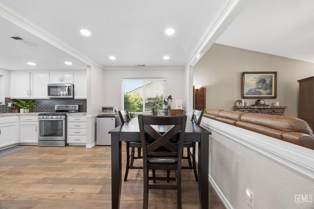 3716 Piedmont Avenue, Bakersfield, CA 93312
