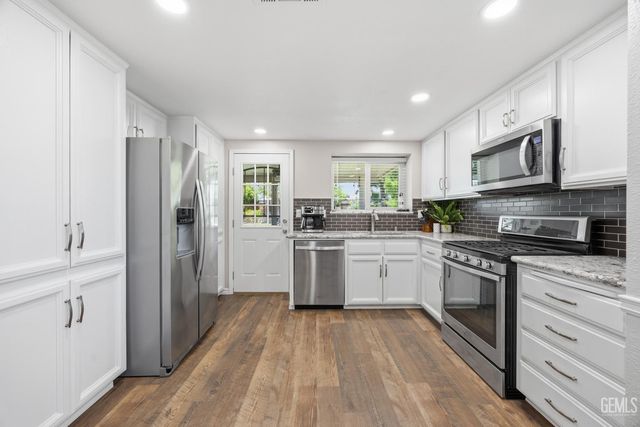 3716 Piedmont Avenue, Bakersfield, CA 93312