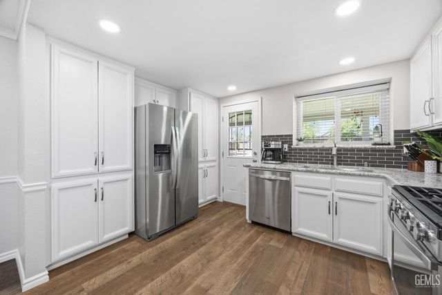 3716 Piedmont Avenue, Bakersfield, CA 93312