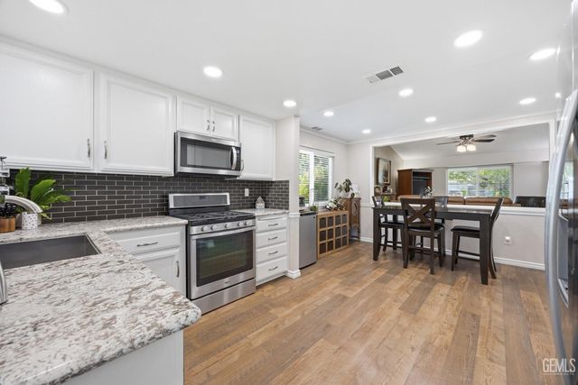 3716 Piedmont Avenue, Bakersfield, CA 93312